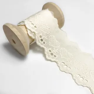 Krajka Heart off white